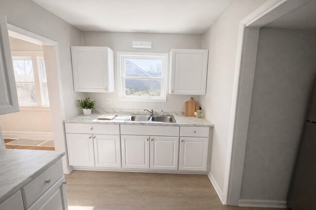 Building Photo - Cute Two Bedroom Home