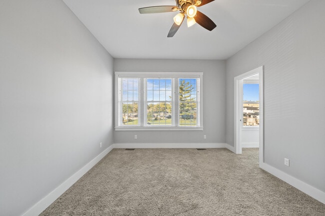 Building Photo - 106 N Main St