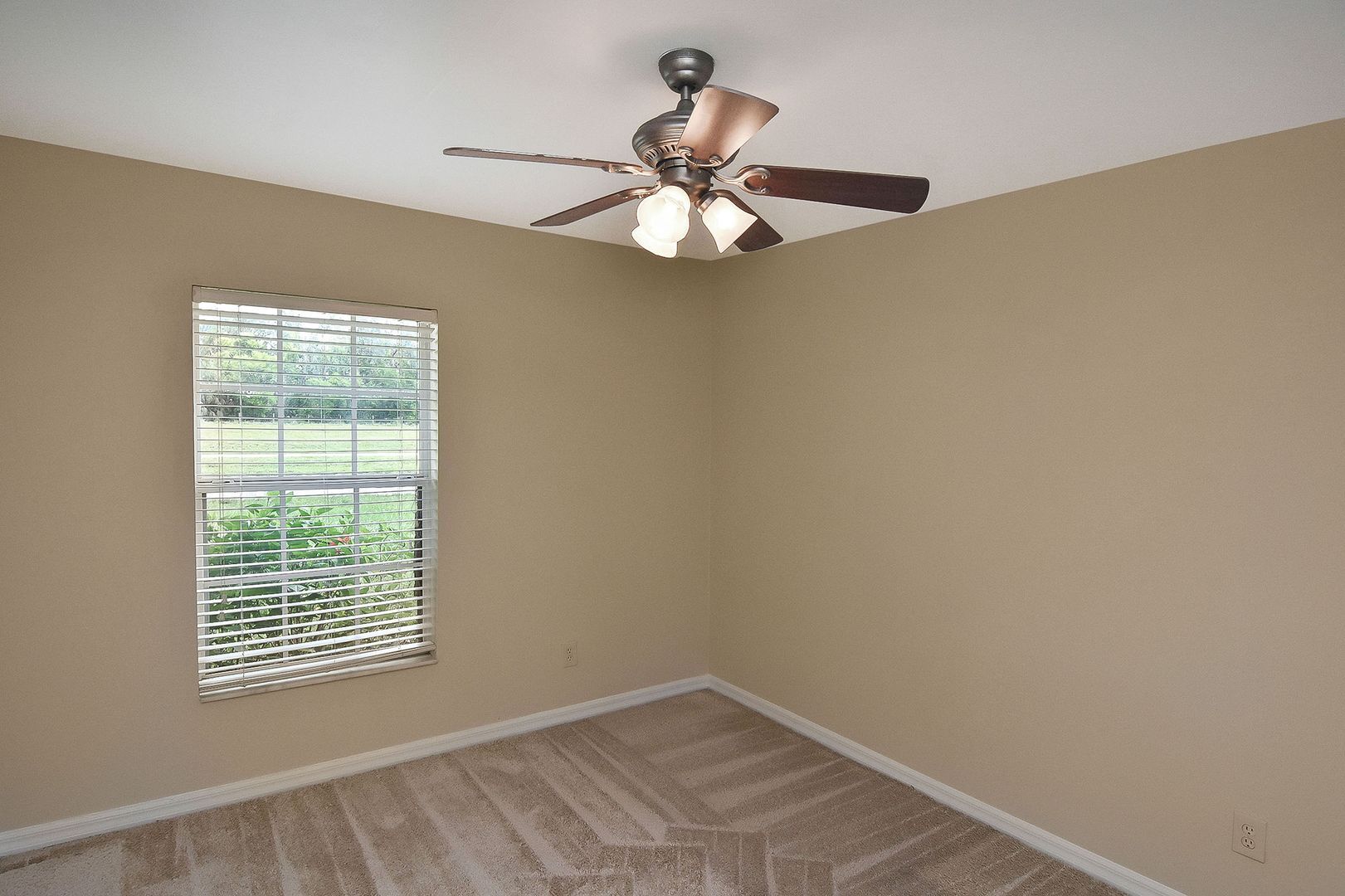 Building Photo - Single Family Home in North Cape Coral