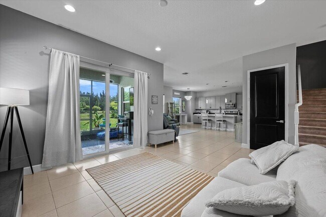 Building Photo - 15406 Goldfinch Cir