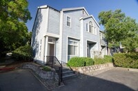 Building Photo - Great 3 bedroom 3 Bath home in West Davis