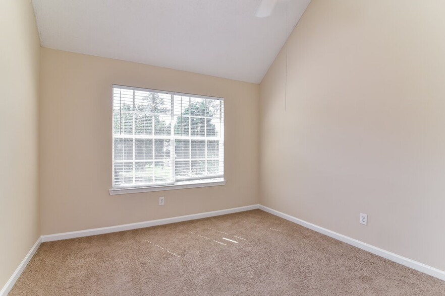 Building Photo - 3075 Countryside Ln SW