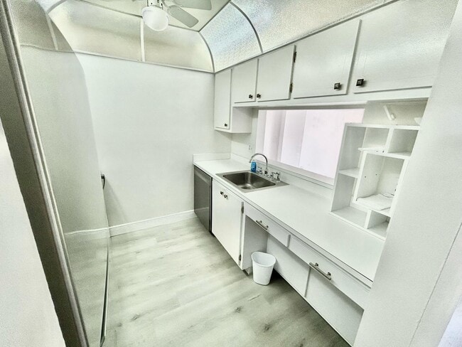 Building Photo - 777 S Federal Hwy