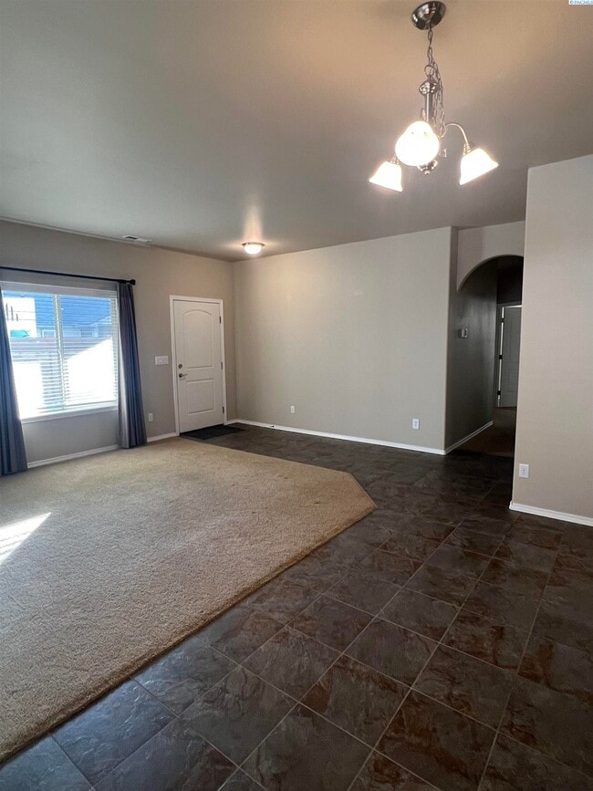 Building Photo - Sourthridge Area for rent