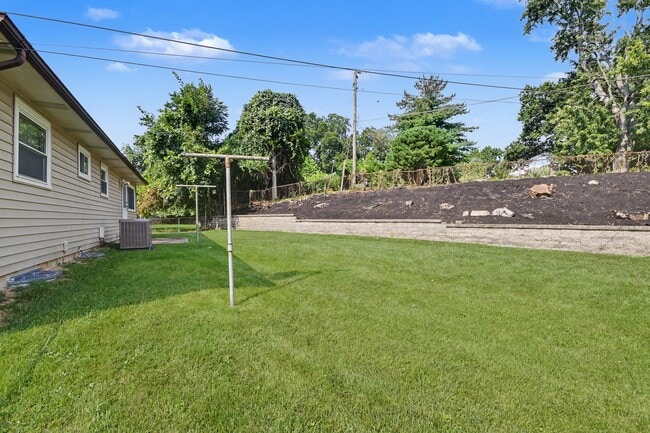 Building Photo - 11247 Fawnhaven Dr