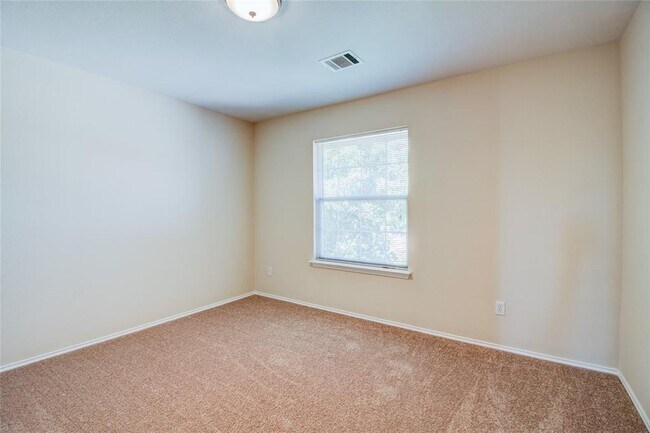 Building Photo - 700 Belmont Dr