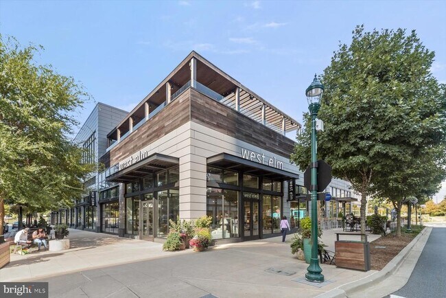 Building Photo - 930 Rose Ave