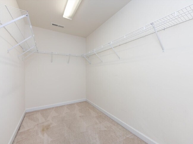 Building Photo - 10836 Clark Street