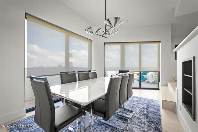 Building Photo - 739 Spinnakers Reach Dr