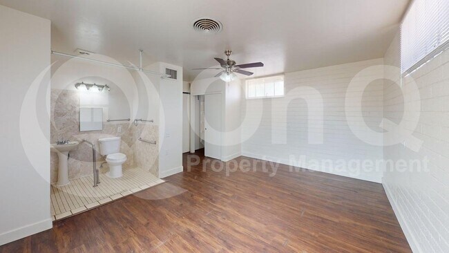Building Photo - 2760 N Palo Verde Ave