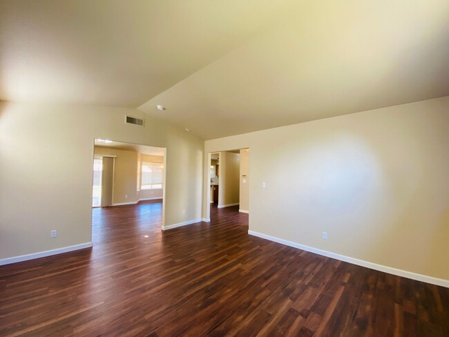 Building Photo - $2,295 Beautiful 3 Bedroom Home- Valentine...