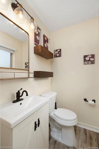 Building Photo - 31810 Briar Ln