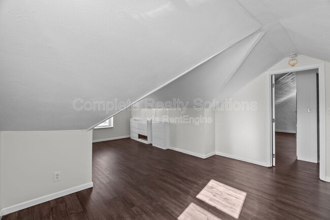 Building Photo - 8026 Wynwood Dr