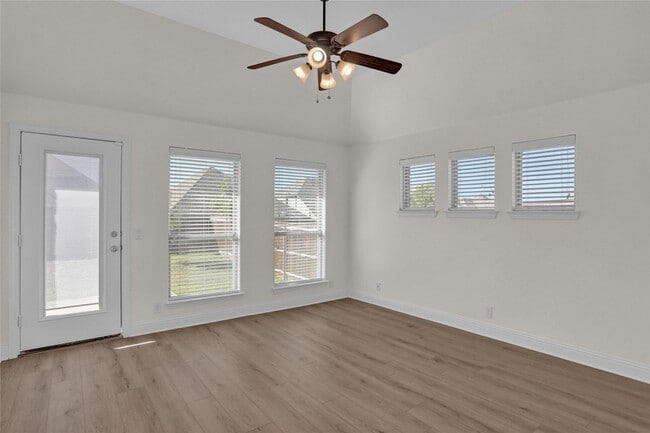 Building Photo - 2105 Burke Dr