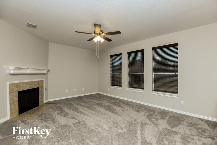 Building Photo - 1339 Lake Forest Dr