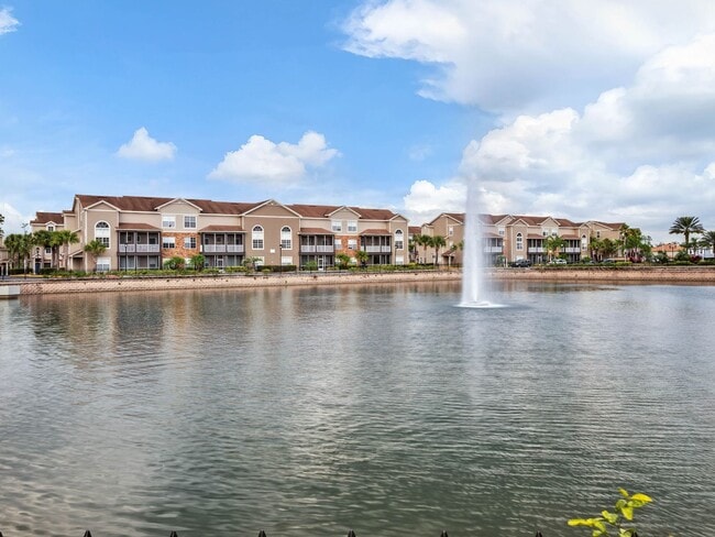 525 Avalon Park - Orlando, FL | Apartment Finder