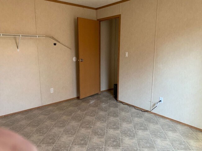 Building Photo - 3 Bedrooms, 2 Bathrooms in Pequot Terrace Trailer Park, Pequot Lakes, MN Lot B27