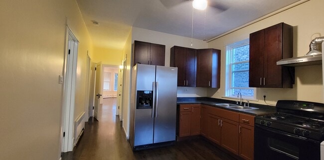 Building Photo - 4445 W Altgeld St