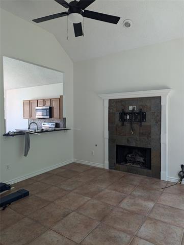 Building Photo - 2296 Grandview Dr
