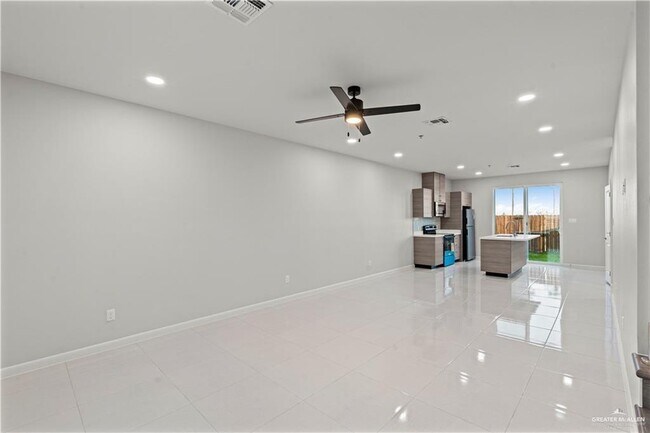 Building Photo - 3500 Vanessa Ln