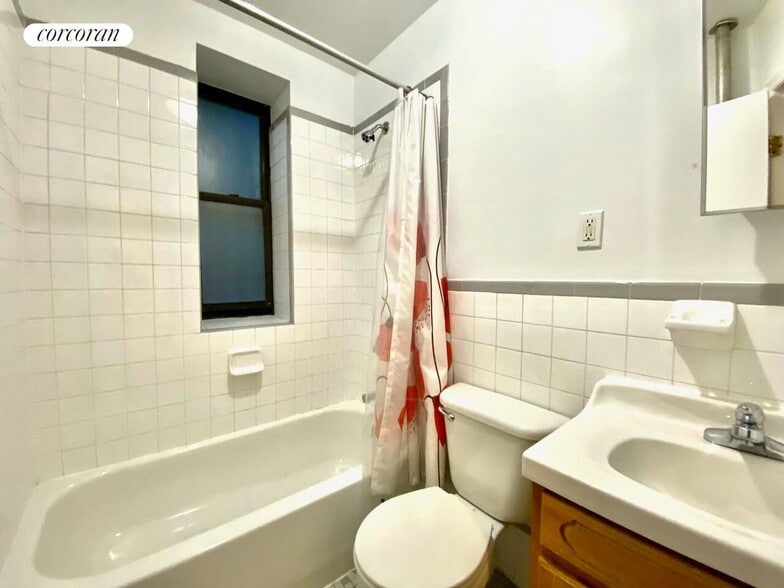 Building Photo - 351 St Nicholas Ave