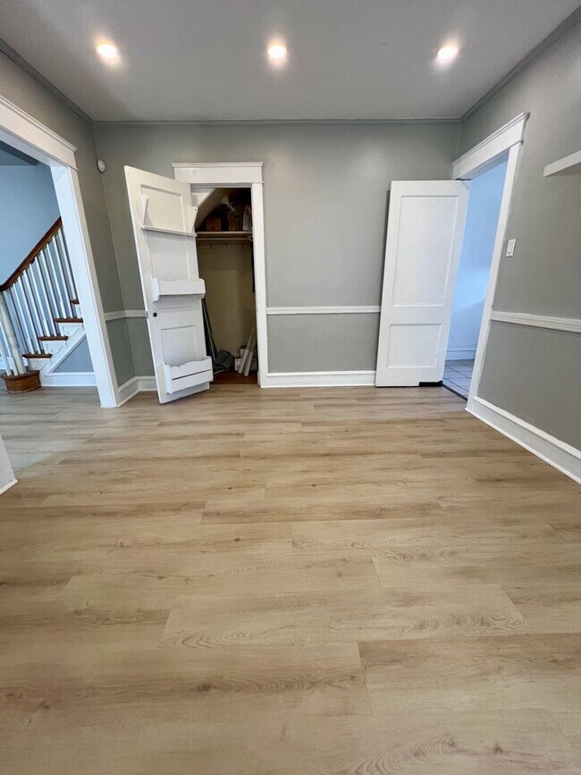 Building Photo - Gorgeous 3-Bedroom Townhome in Parkside! Available NOW!