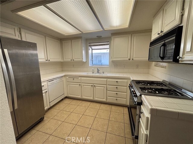 Building Photo - 10637 Walnut St