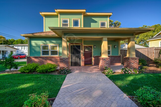 Building Photo - 210 Taylor St