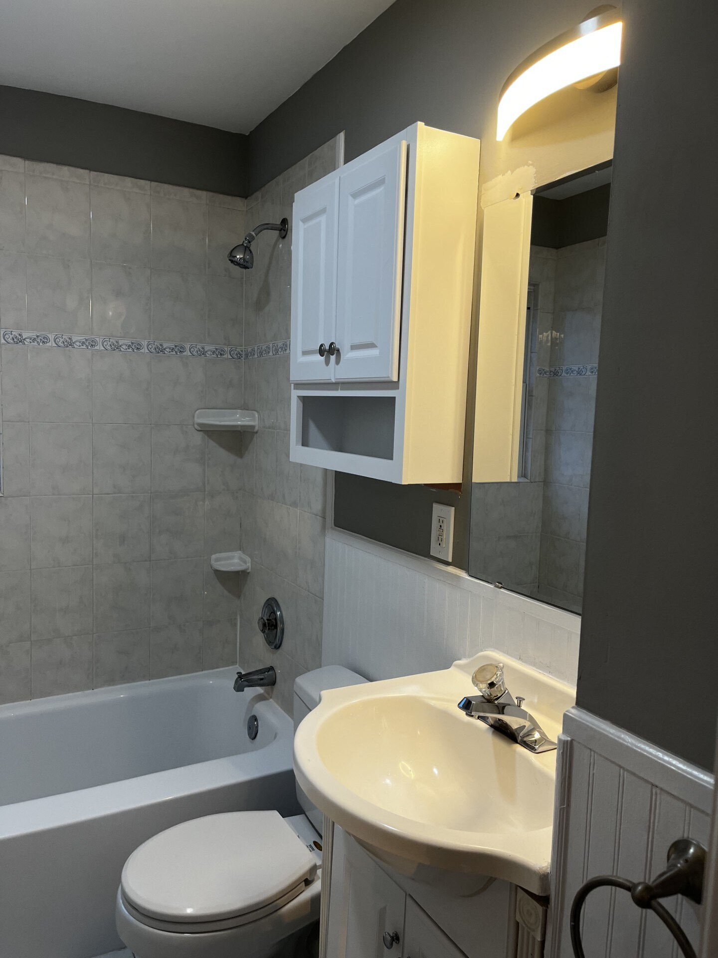 Building Photo - 280 S Boulevard