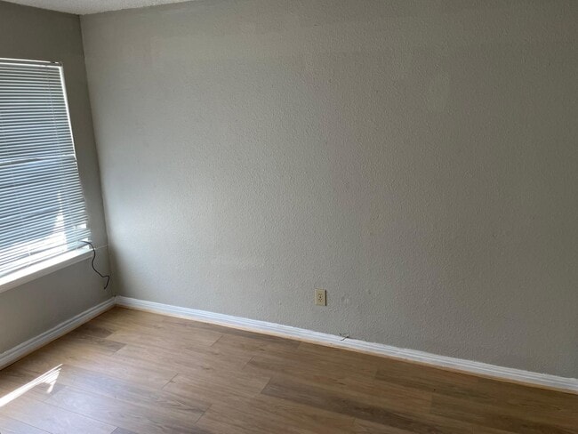 Building Photo - 12915 Ashford Knoll Dr