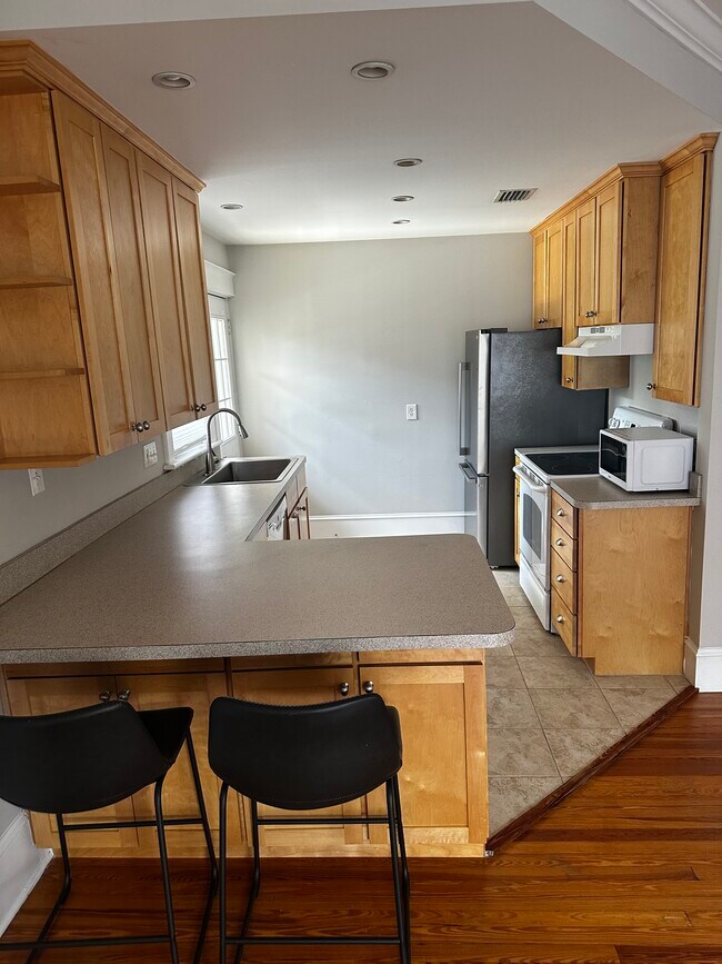 Building Photo - 2962 Park St