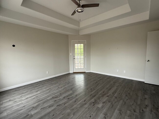 Building Photo - 421 Richmond Dr