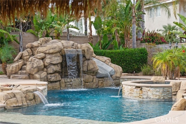 Building Photo - 928 Trovita Dr