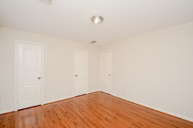 Building Photo - 8402 Brickhaven Ln