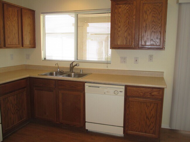 Building Photo - New Listing in Buckeye