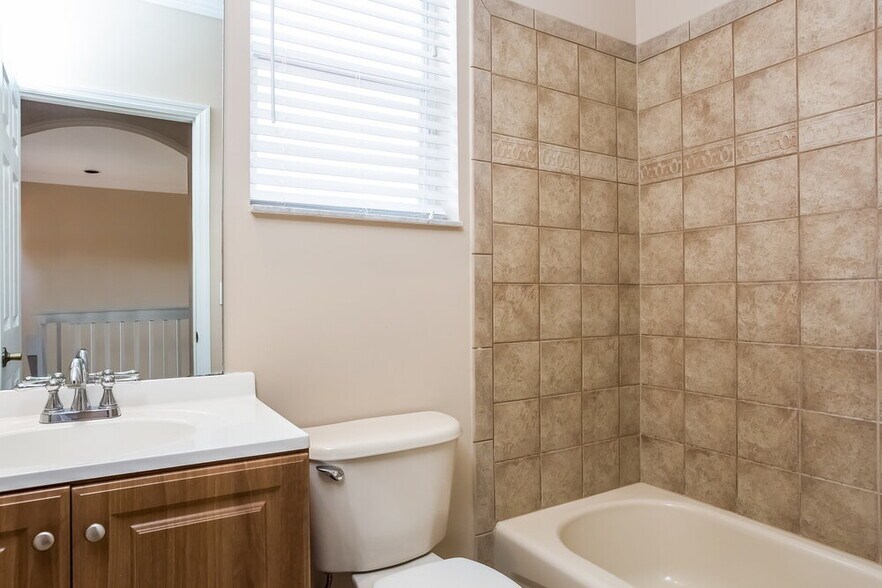 Building Photo - 5293 Sancerre Cir