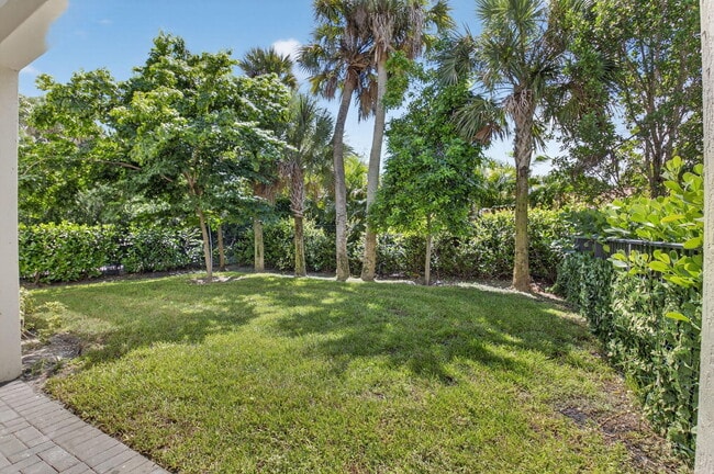 Building Photo - 4320 Buttonwood Dr