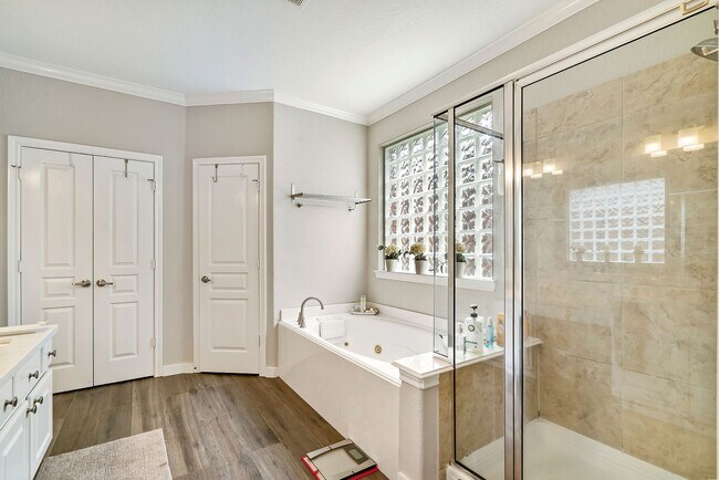 Building Photo - 6 Stickley Ct