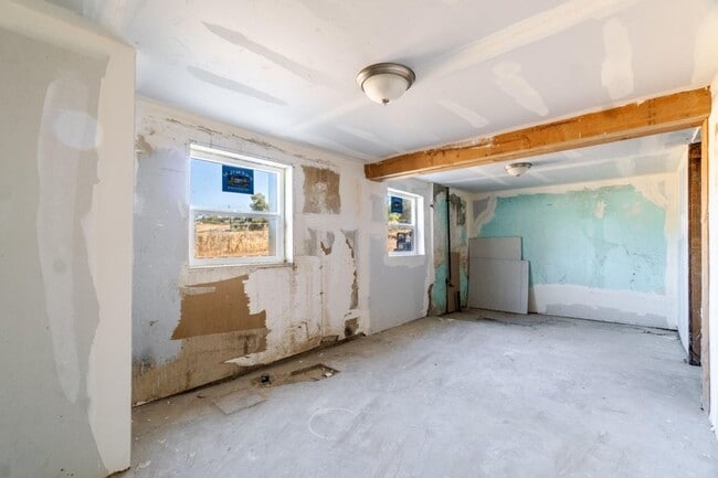 Building Photo - 1019 N Main St