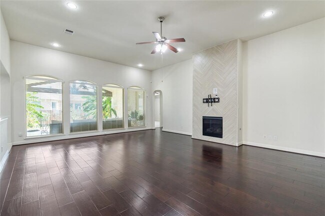Building Photo - 3014 Paseo de Charros