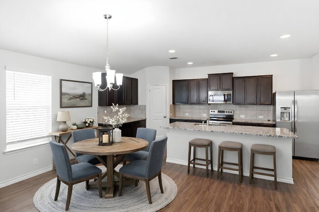 Building Photo - Spacious 4 Bedroom Home with Covered Patio in Red River Ranch