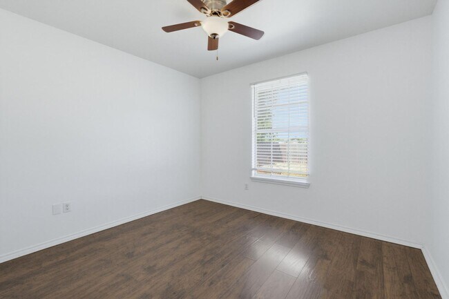 Building Photo - 7917 Thompson Pkwy