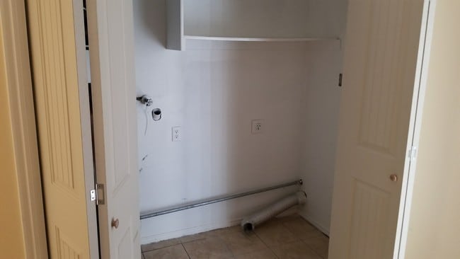 Building Photo - 3056 Festival Dr W