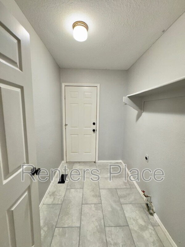 Building Photo - 8626 S 90th E Ave