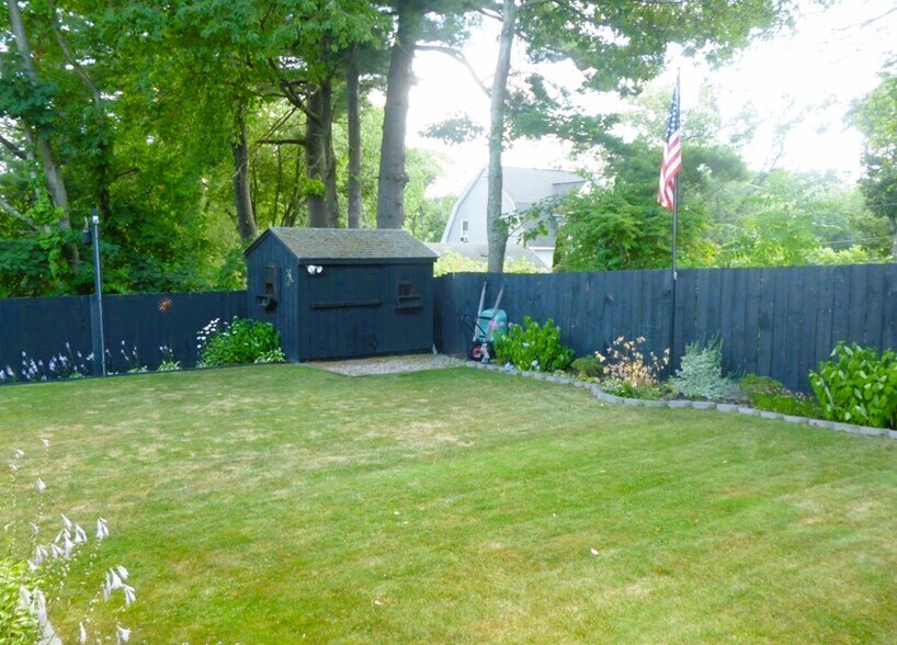 Building Photo - 6 Madeline St