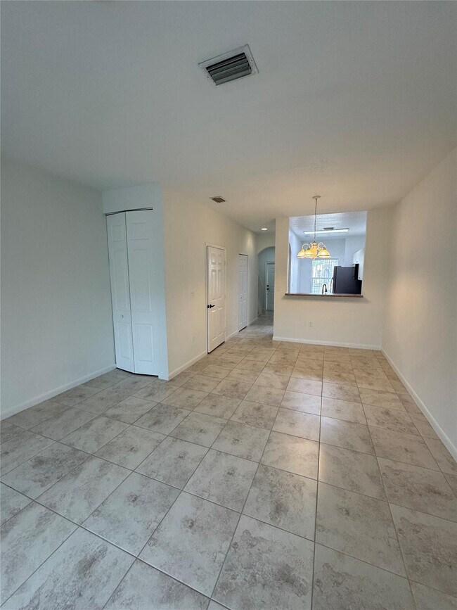 Building Photo - 4903 SW 140th Terrace