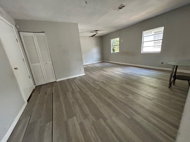 Building Photo - 1251 Grothe St