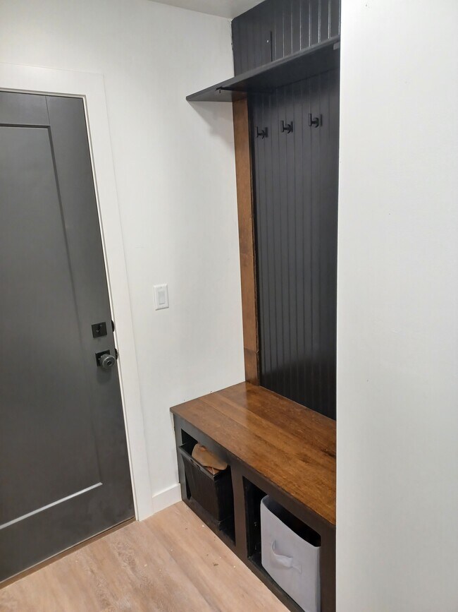Building Photo - 487 W 620 N