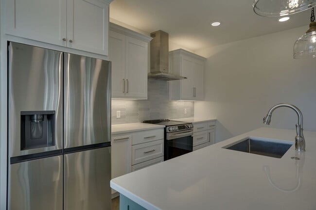 Building Photo - 112 Cardinal Wds