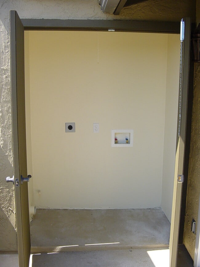 Building Photo - 5022 Los Morros Way